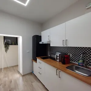 La Casa Nel Cortile Appartamento Aeroporto di Catania Fontana Rossa